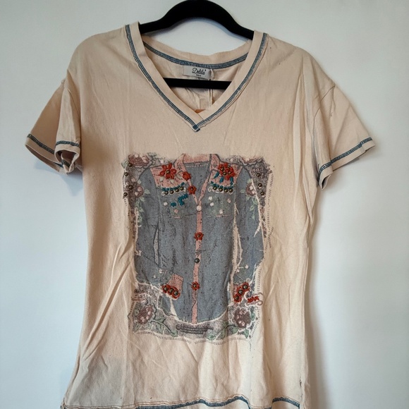 NWT Delila Jean Graphic T-shirt Size Medium - Picture 1 of 5